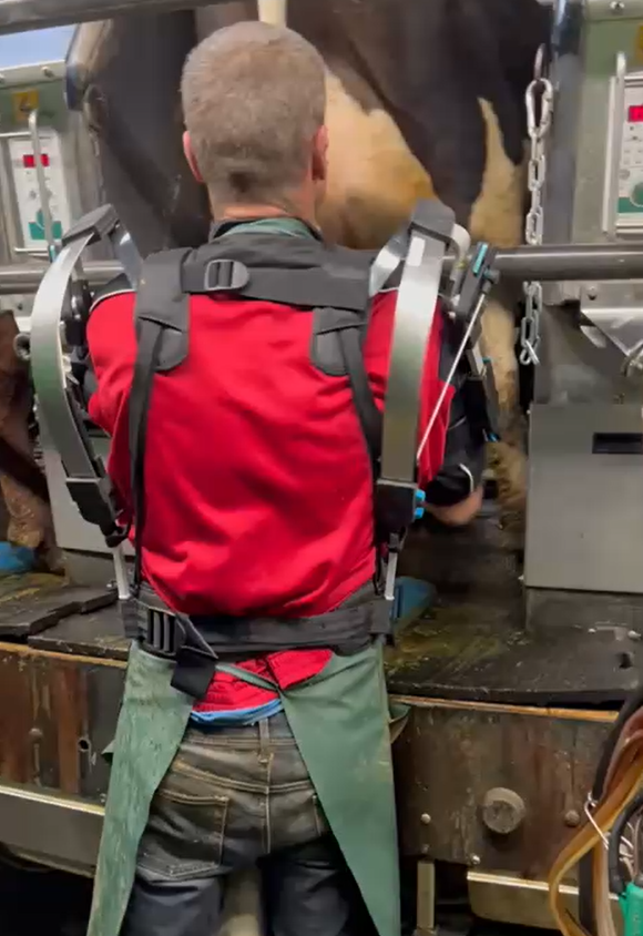 The Skelex 360 in the Milking Parlor